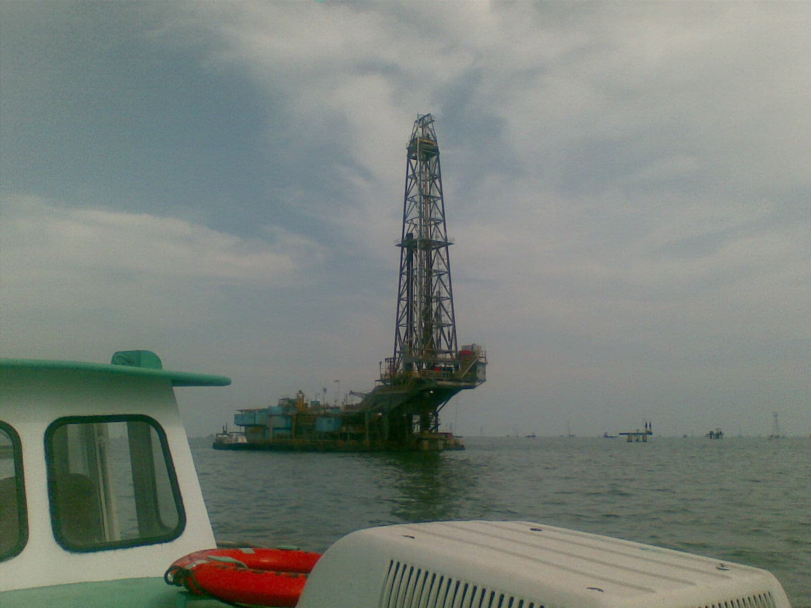 Taladro de perforación en el Lago de Maracaibo